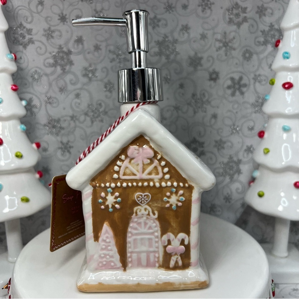 Christmas Pastel Pink Ceramic Gingerbread Soap Dispenser & Dish Scrubby Holder - Picture 2 of 12